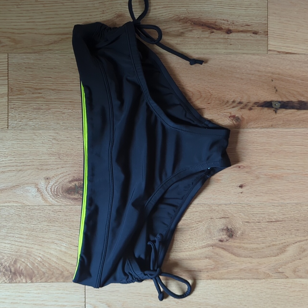 Nike. Ruched Side-Tie Black Bikini Bottom. Size Small.*